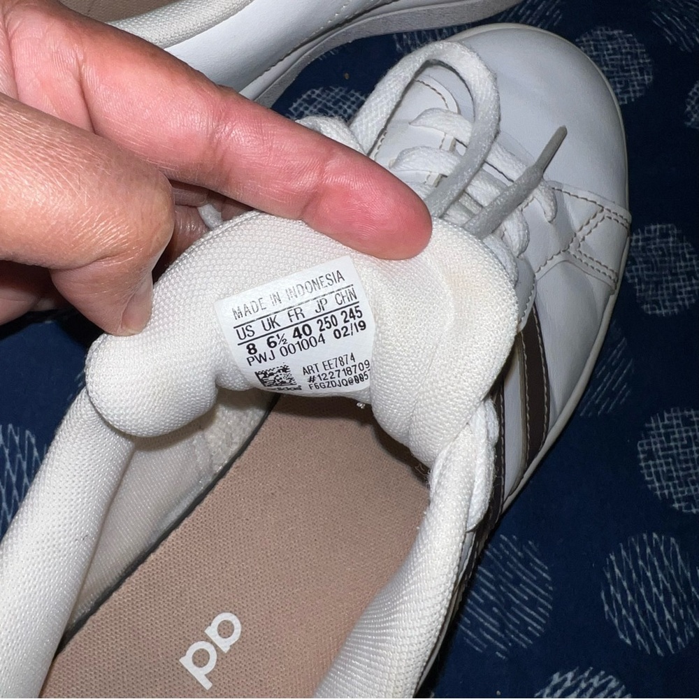 Adidas women’s sneakers - Picture 10 of 11